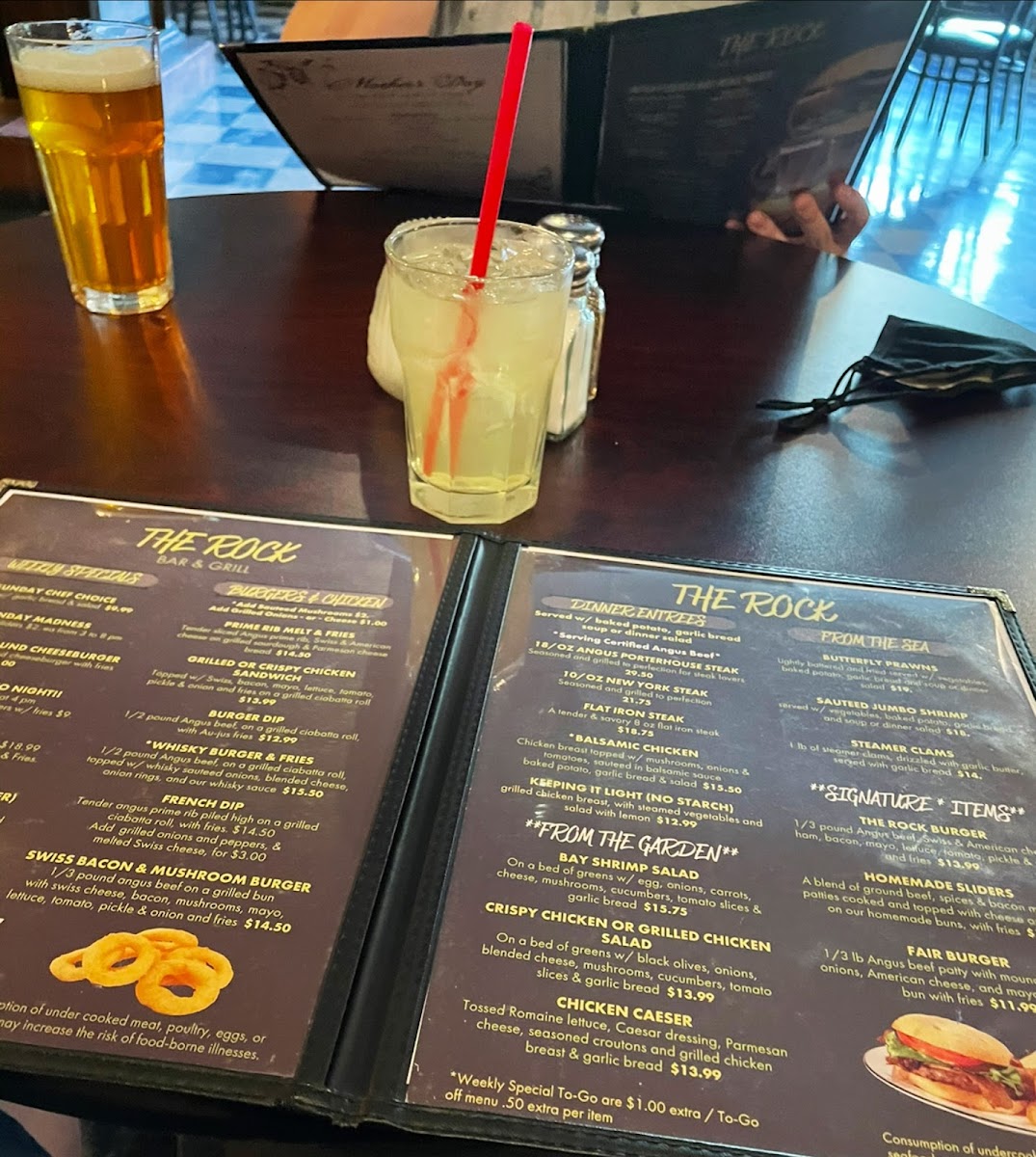 Rock Island Bar & Grill - 9