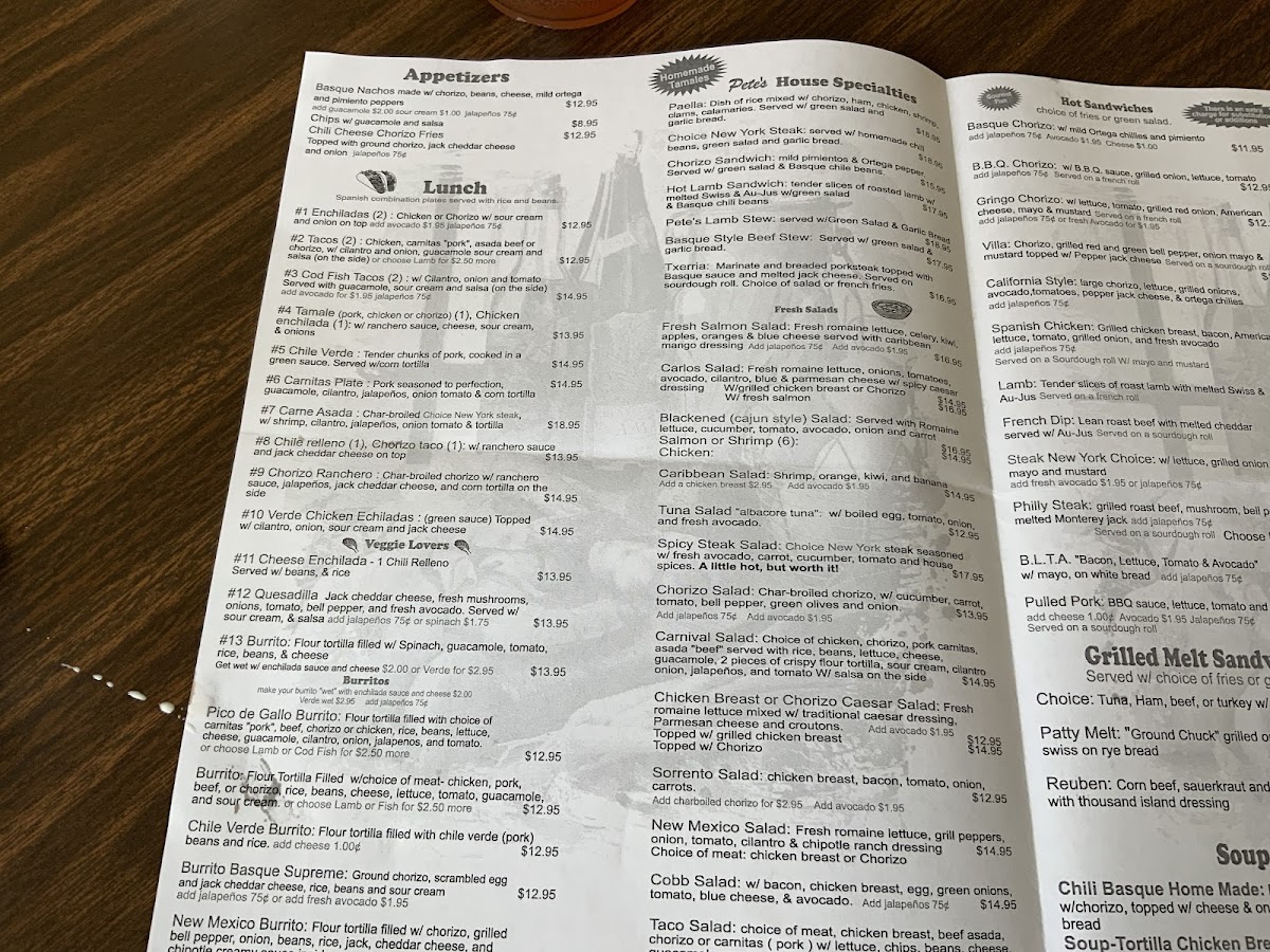 Villa Basque Café - 10