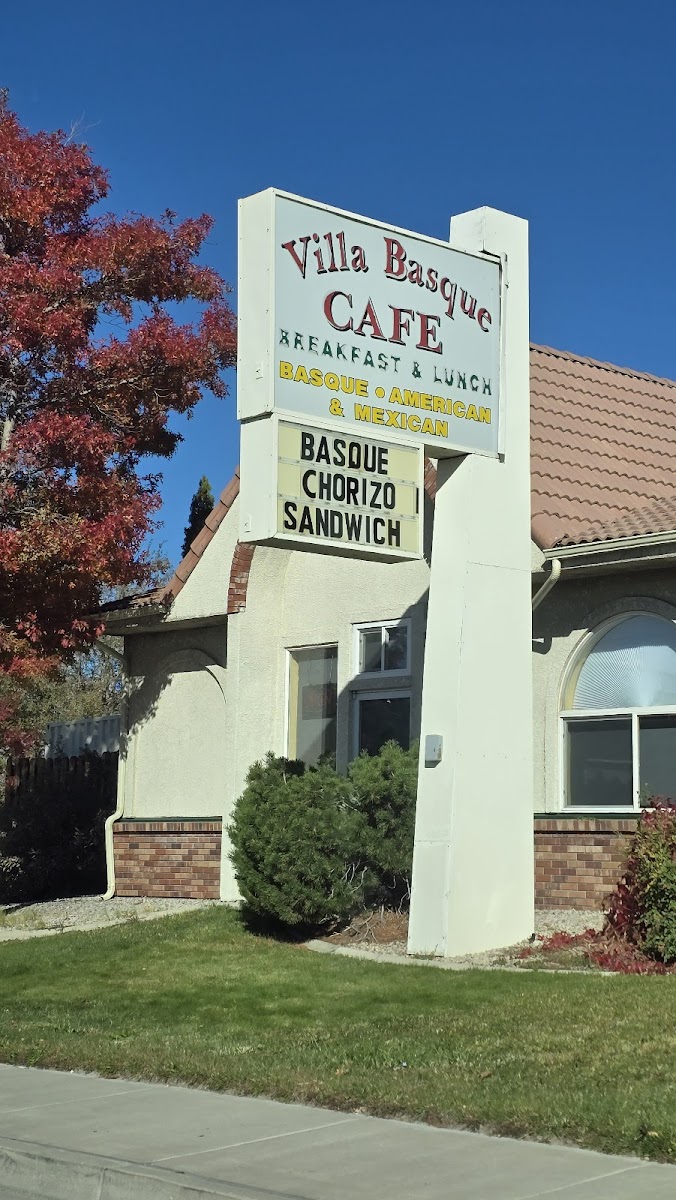 Villa Basque Café