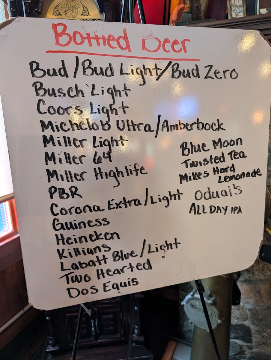 The Islander Bar - 10