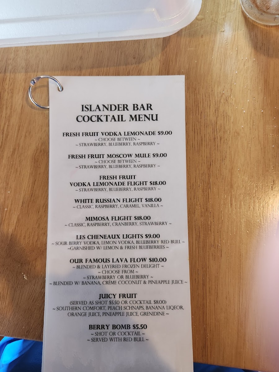 The Islander Bar - 9