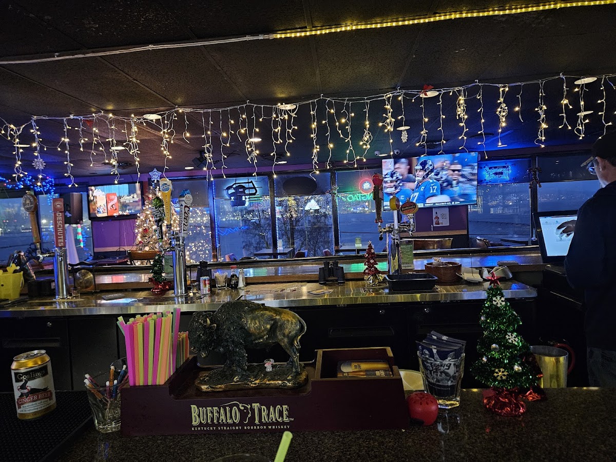 Golden Grill On the Bay