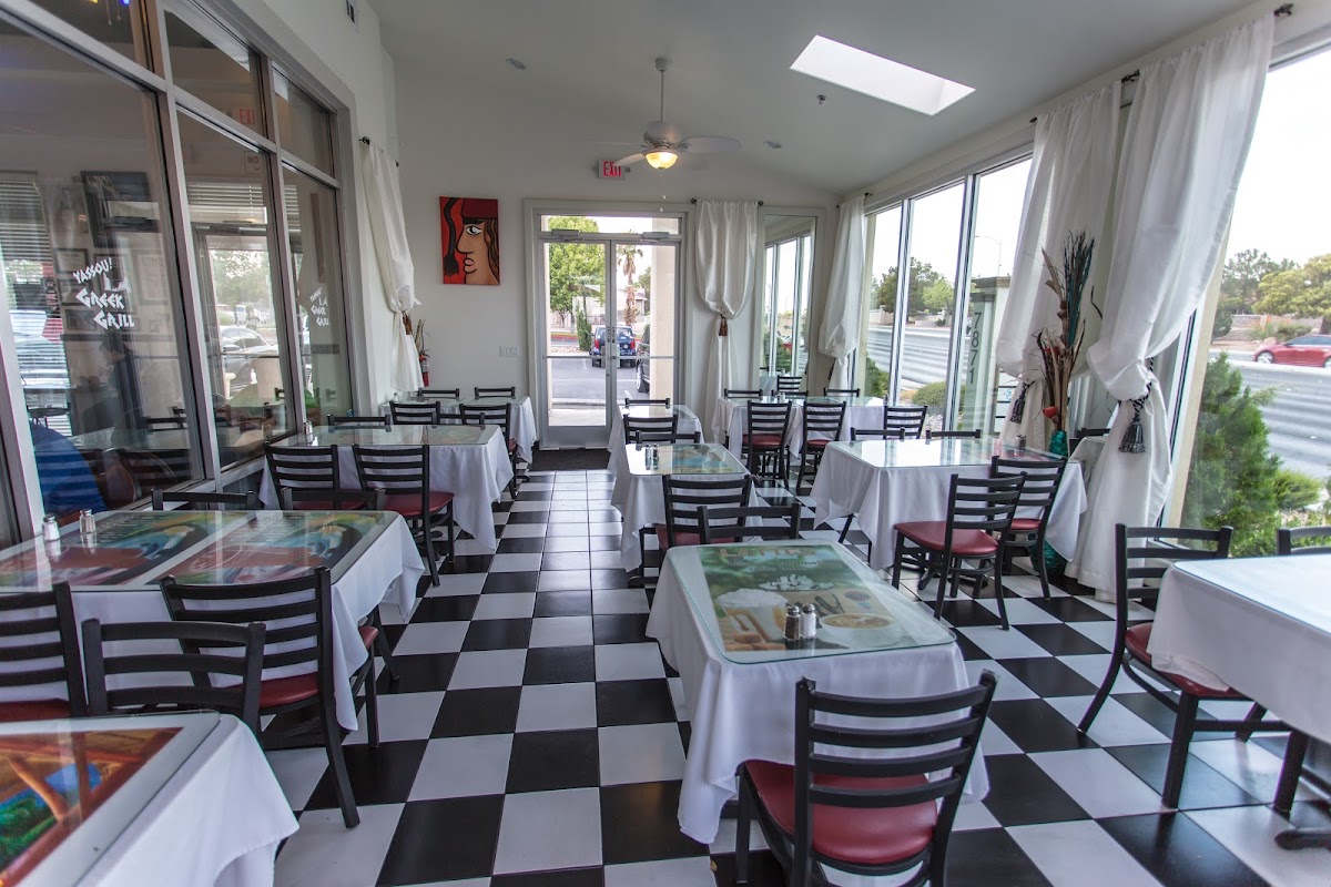 Yassou Greek Grill Cafe