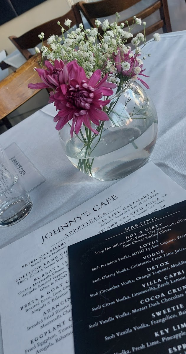 Johnny's Cafe & Lounge - 7