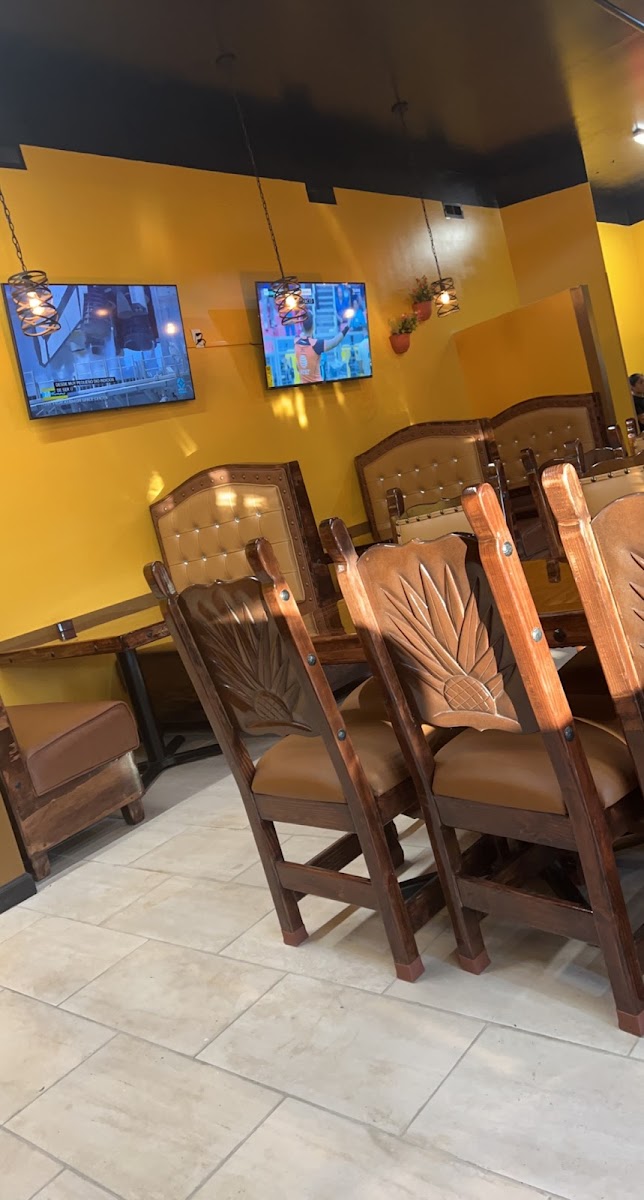 El Milagro Market & Restaurant