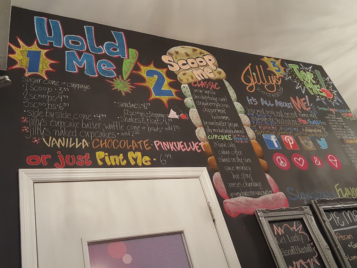 Jilly's Cupcake Bar & Café - 6