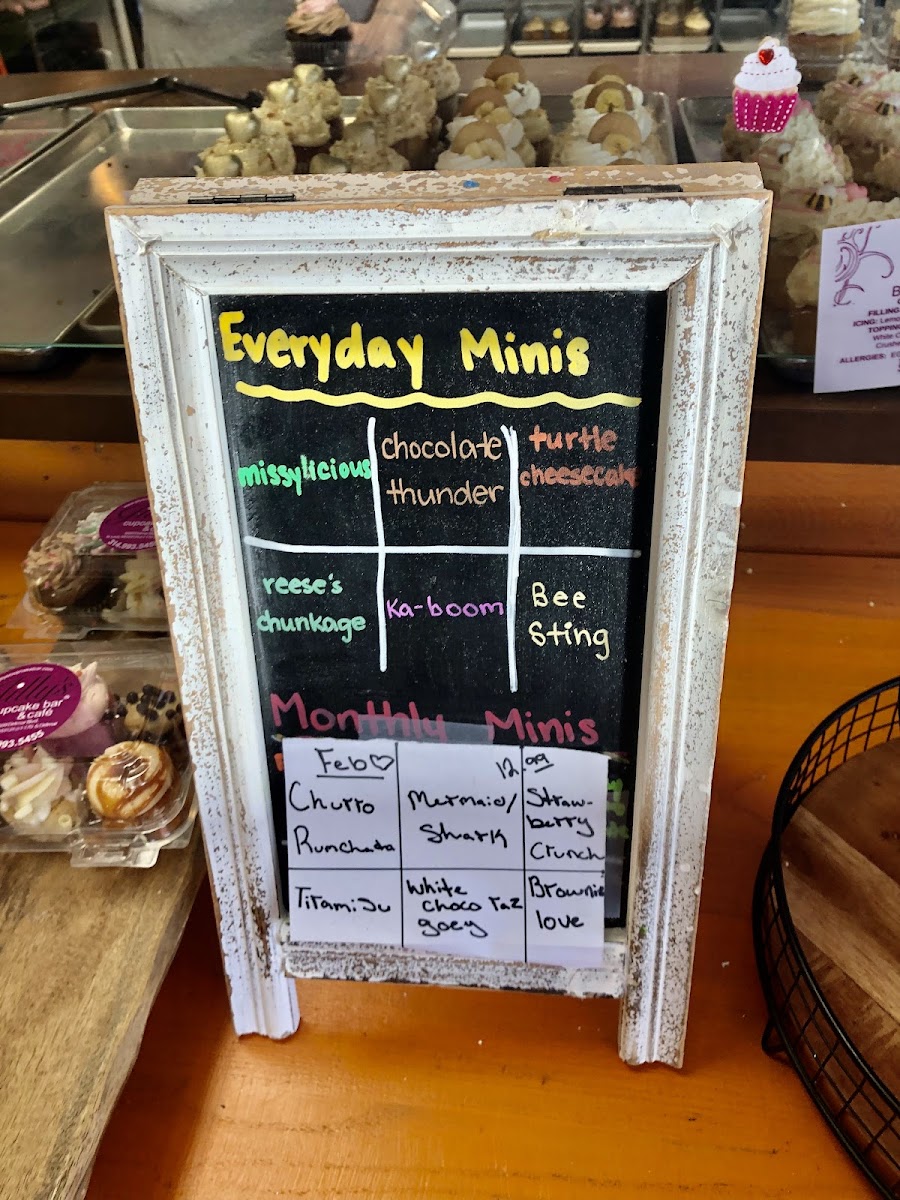 Jilly's Cupcake Bar & Café - 9