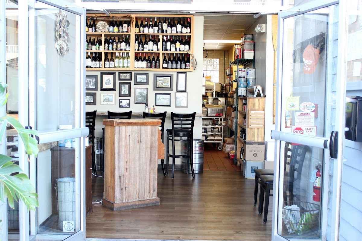 Henlopen City Oyster House