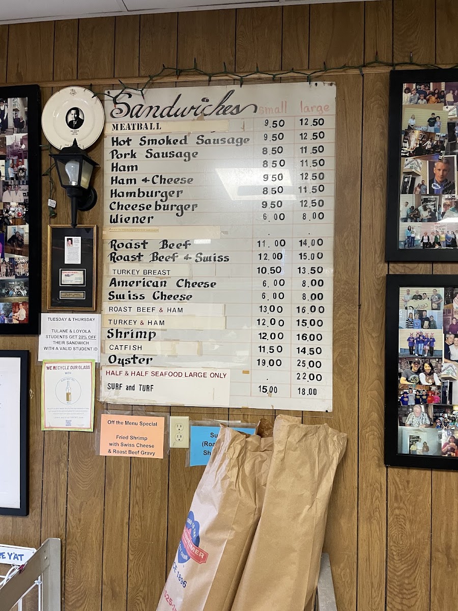 Domilise's Po-Boy & Bar - 4