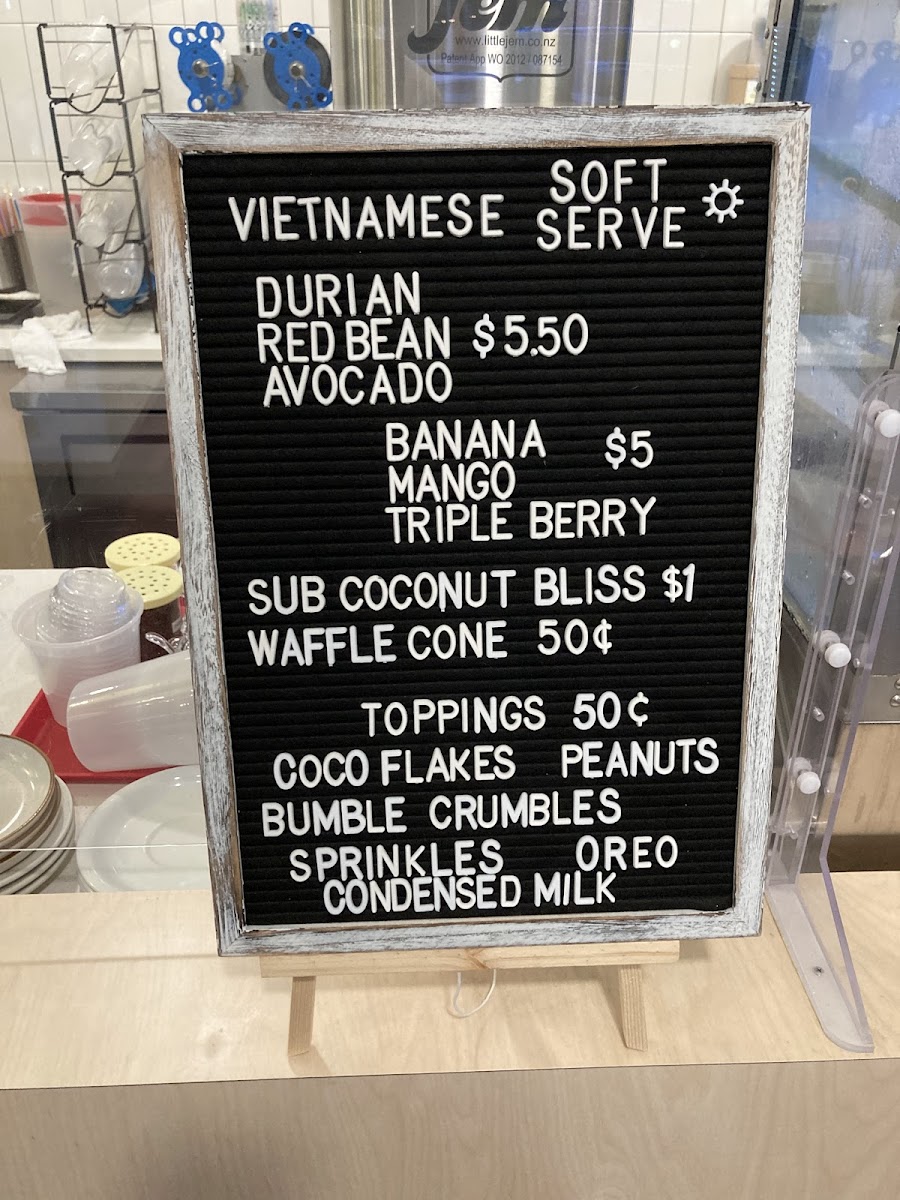 Tan Tan Cafe & Delicatessen - 10