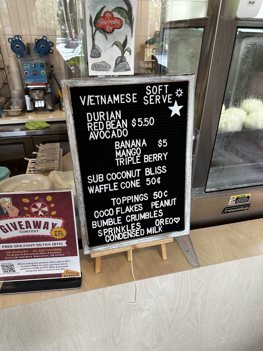 Tan Tan Cafe & Delicatessen - 3