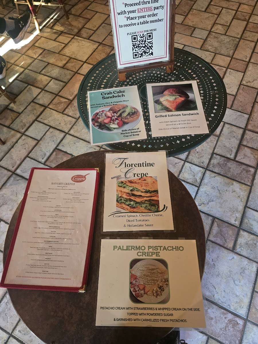 City Coffee & Creperie - 5