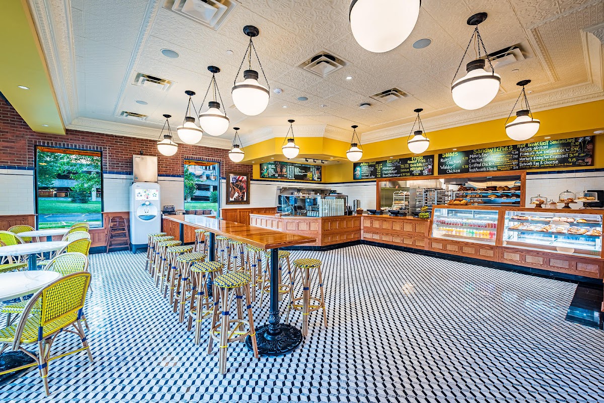 Best Buns Bakery & Burgers