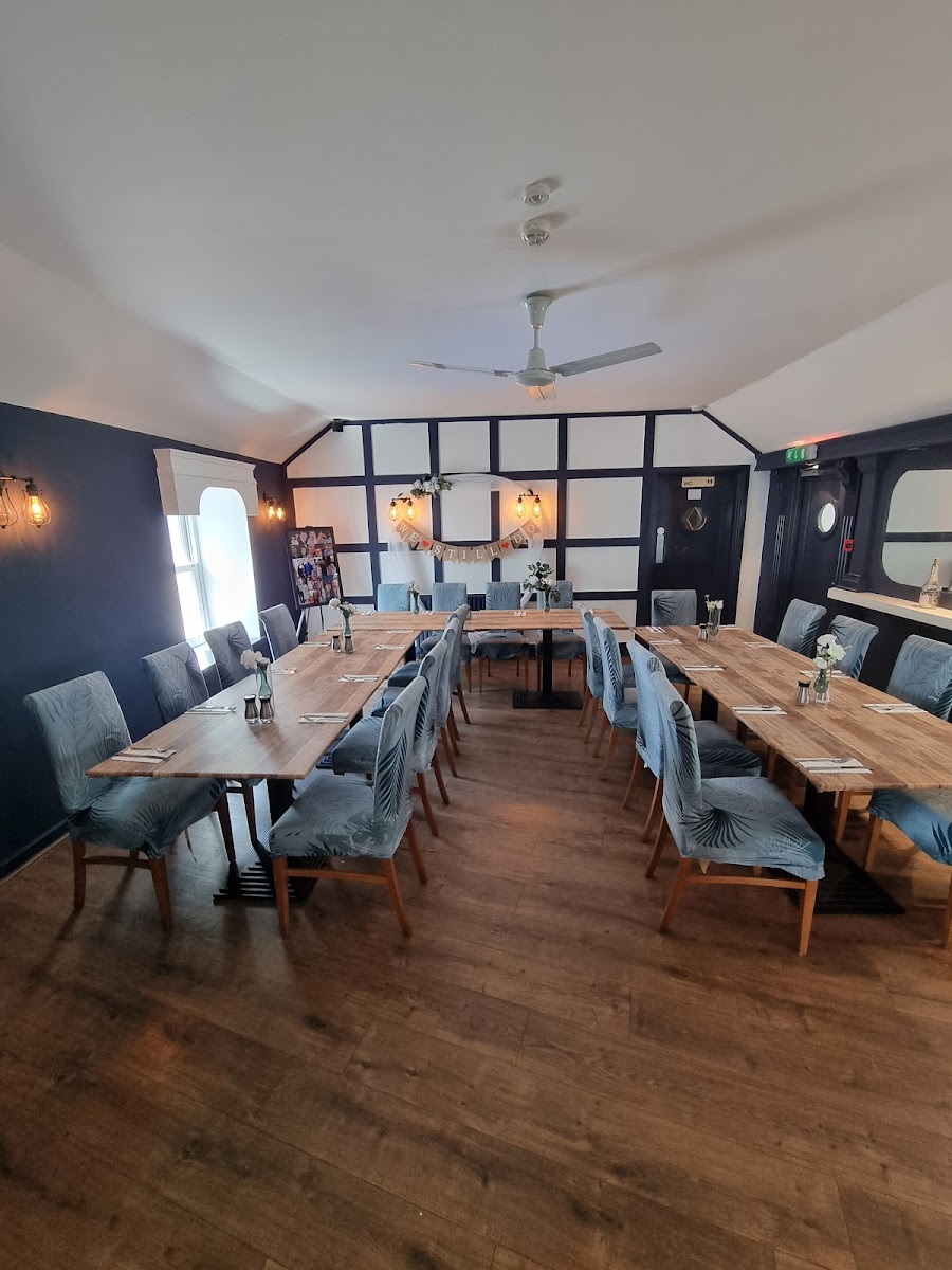 Stones Bar and Grill