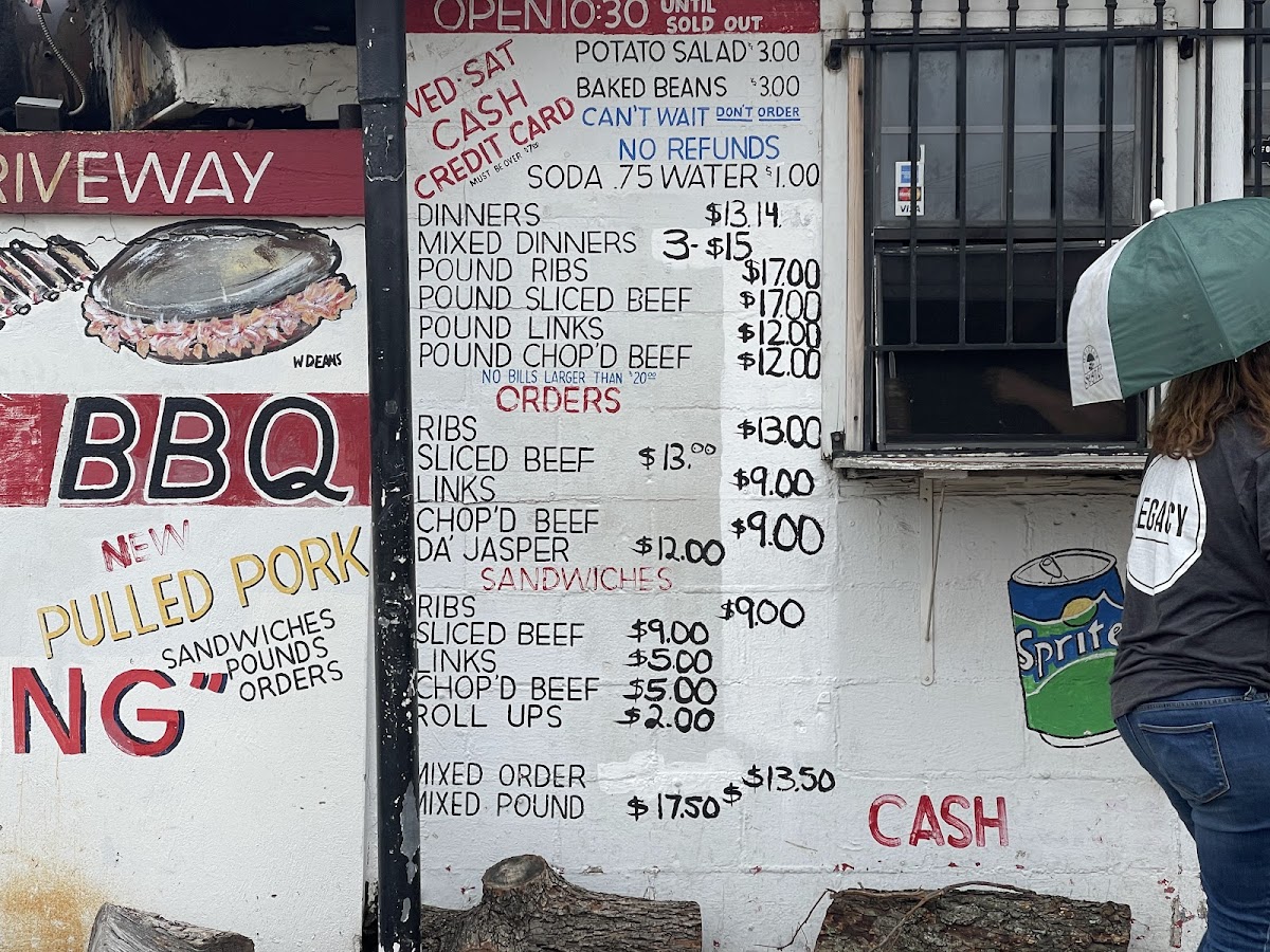 Meshack's Bar-B-Que - 9