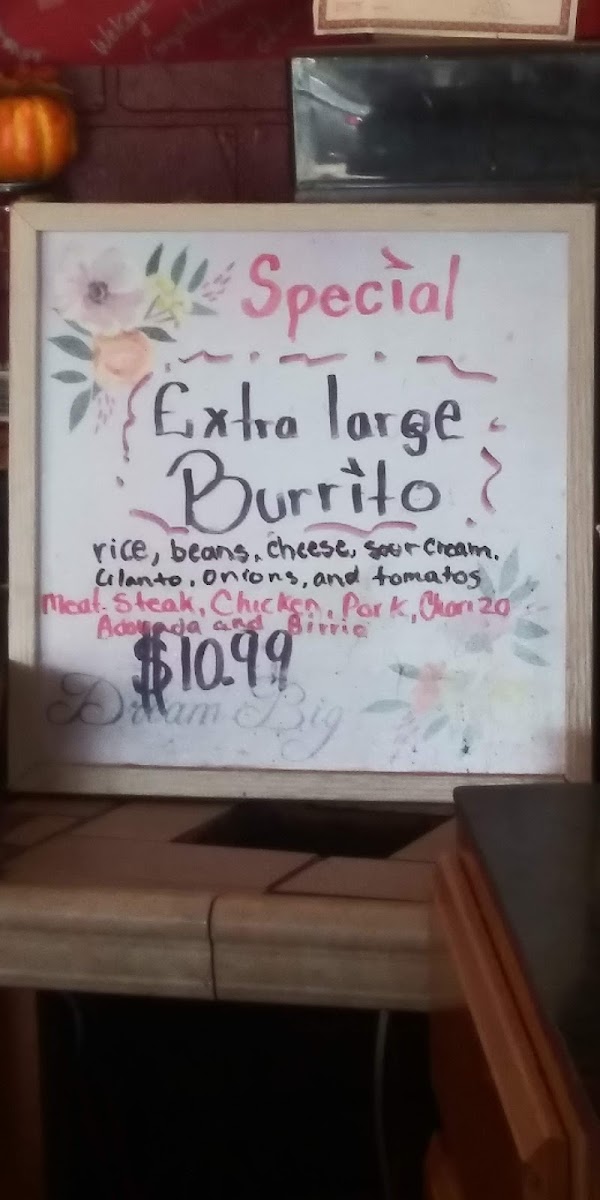 La Salvadoreña Restaurant - 10