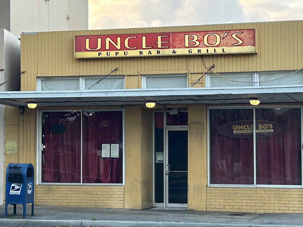 Uncle Bo's Pupu Bar & Grill