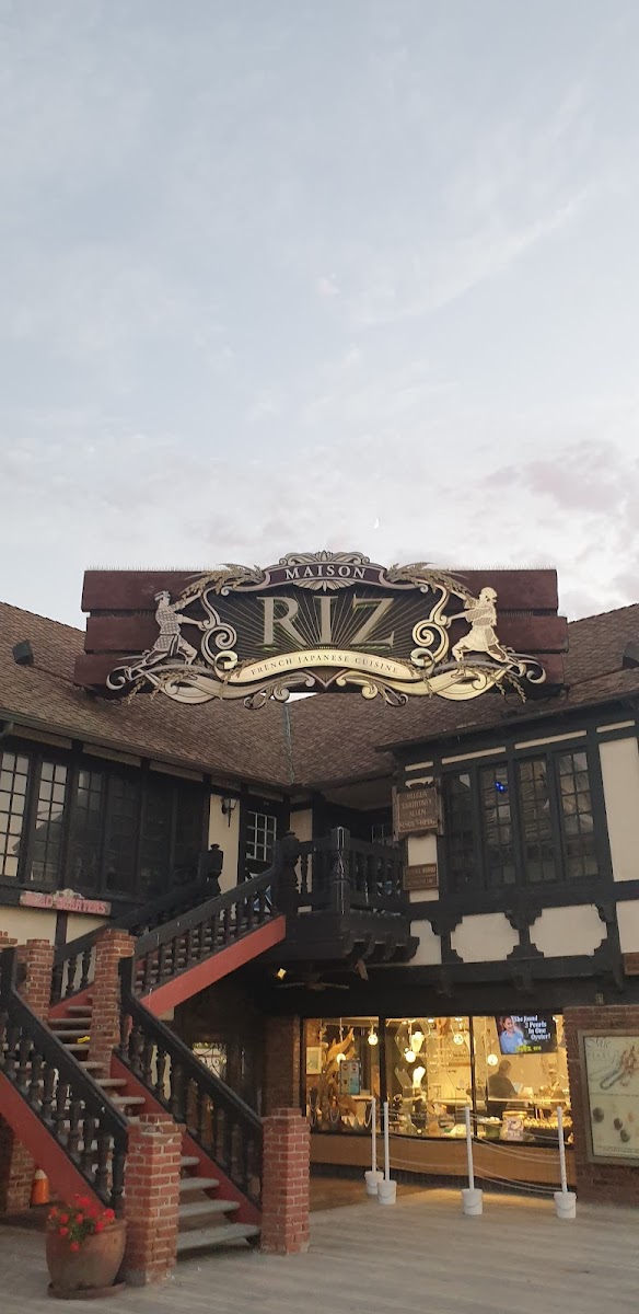 Pacific Fish Center & Restaurant