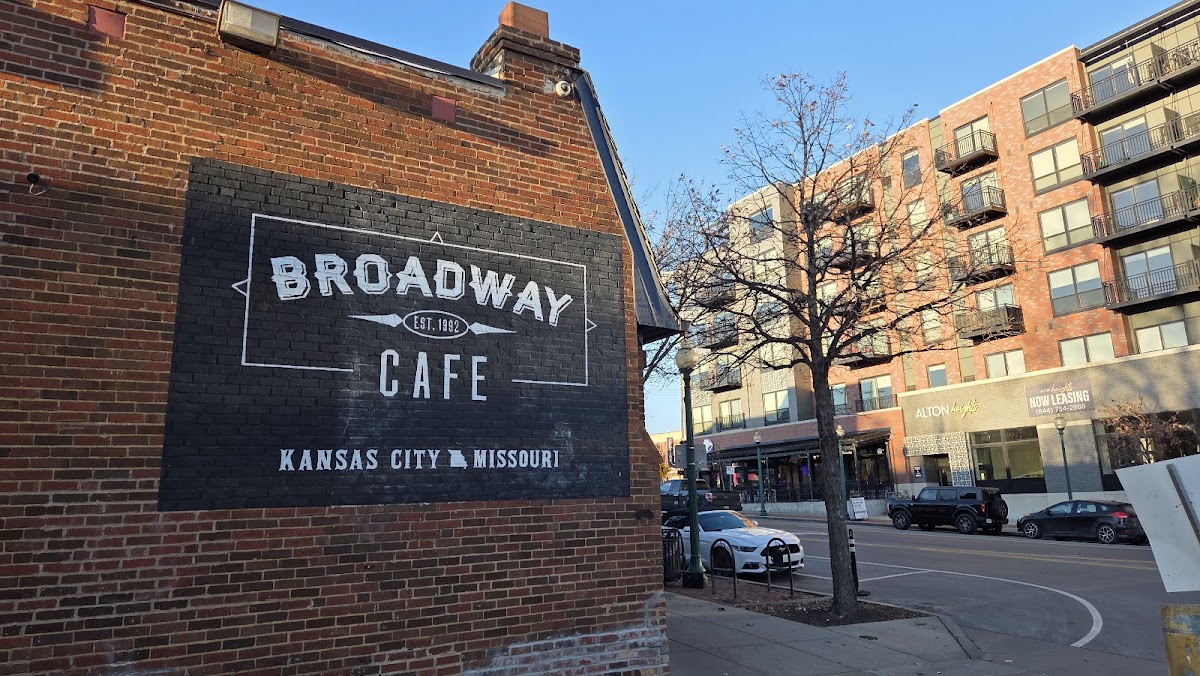 Broadway Café