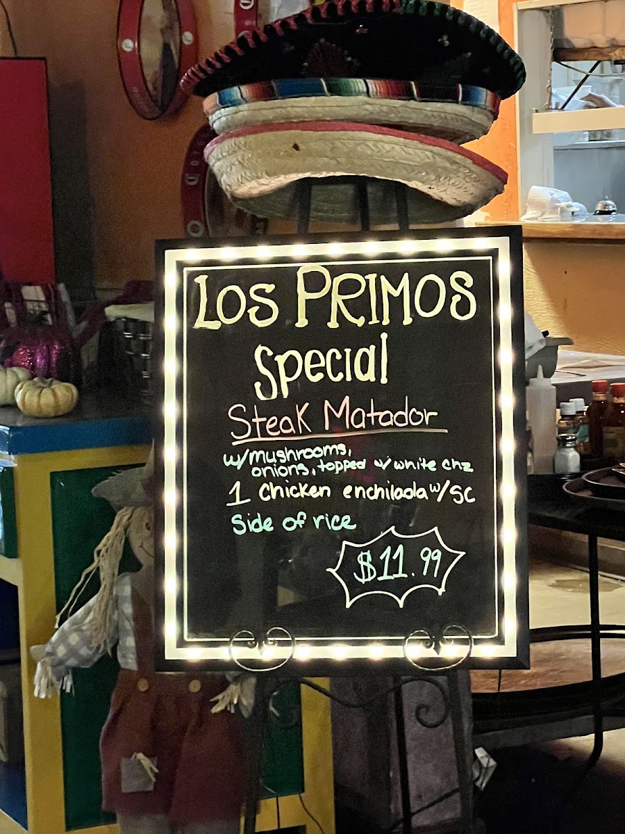 Los Primos Méxican Restaurant & Cantina - Glen Rose - 9
