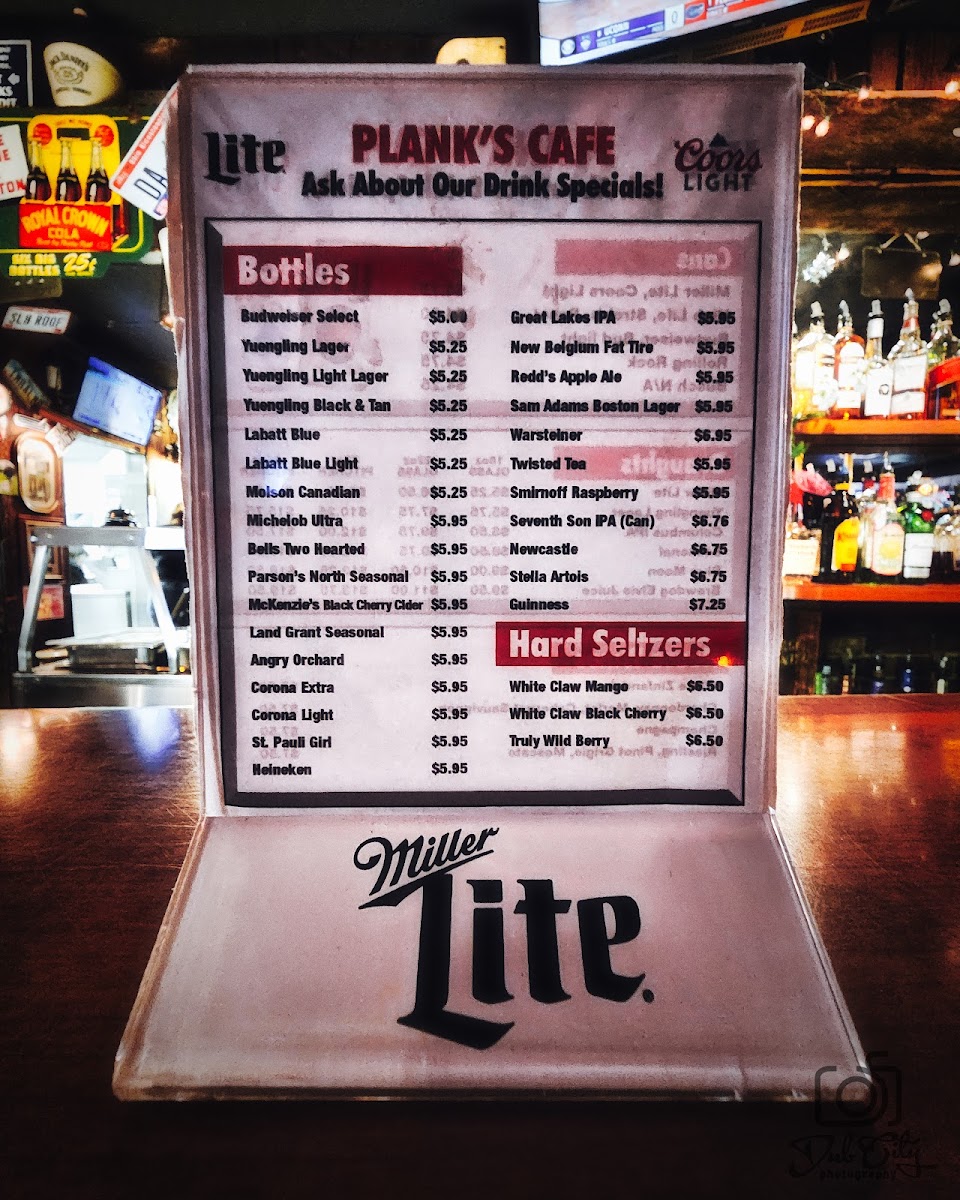 Plank's Cafe & Pizzeria - 2