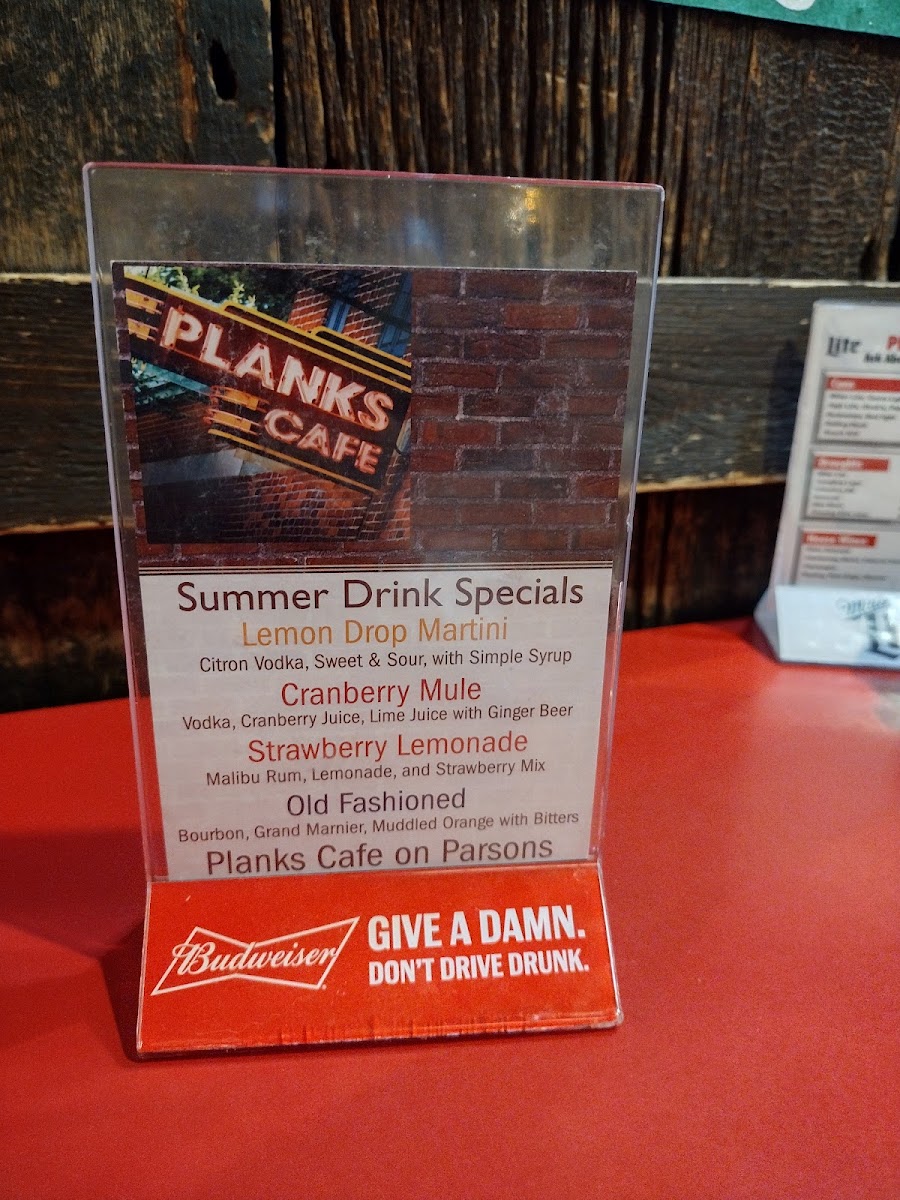 Plank's Cafe & Pizzeria - 9