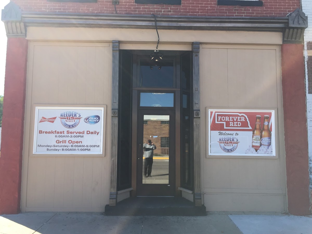 Reeders 11th Street Grub & Pub