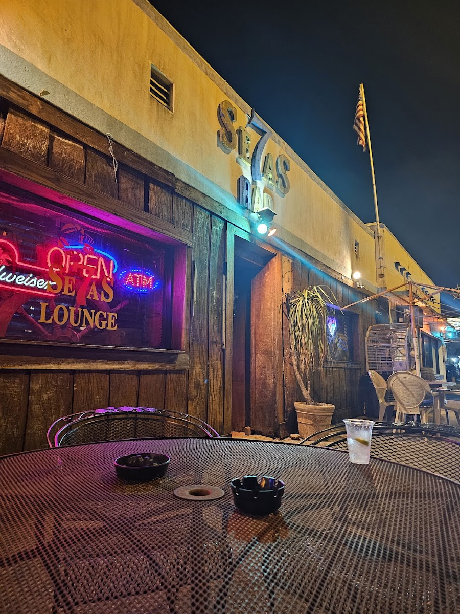 Seven Seas Bar