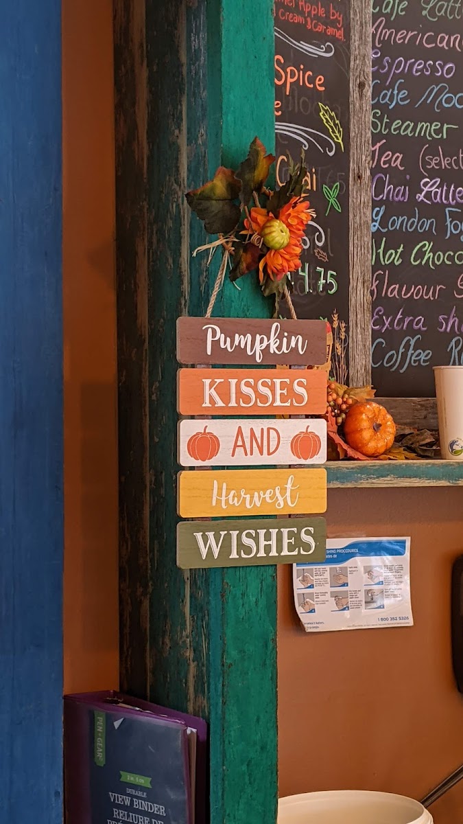 The Cherry on Top Bakery and Koffie Shop - 3