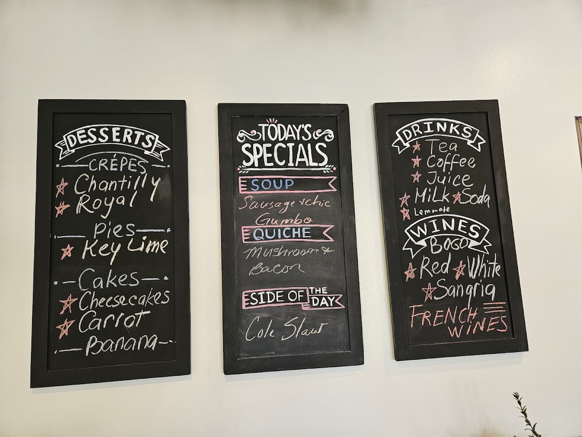 Le Petit Jardin Cafe - 1