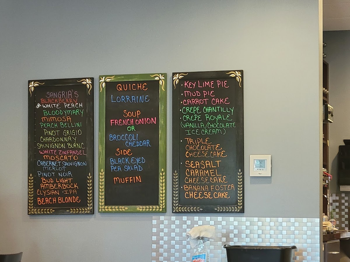 Le Petit Jardin Cafe - 6