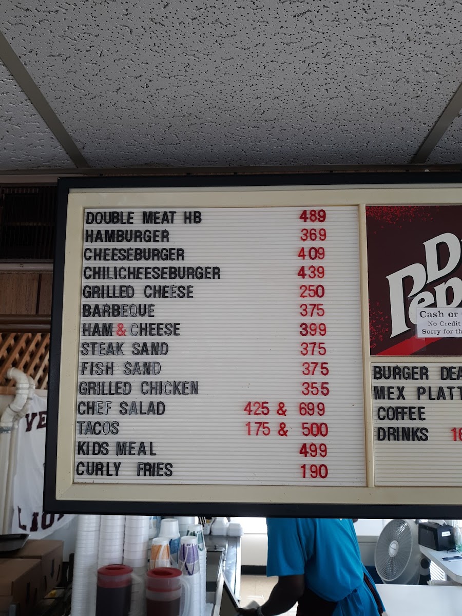 Fred's Corner Grille - 4