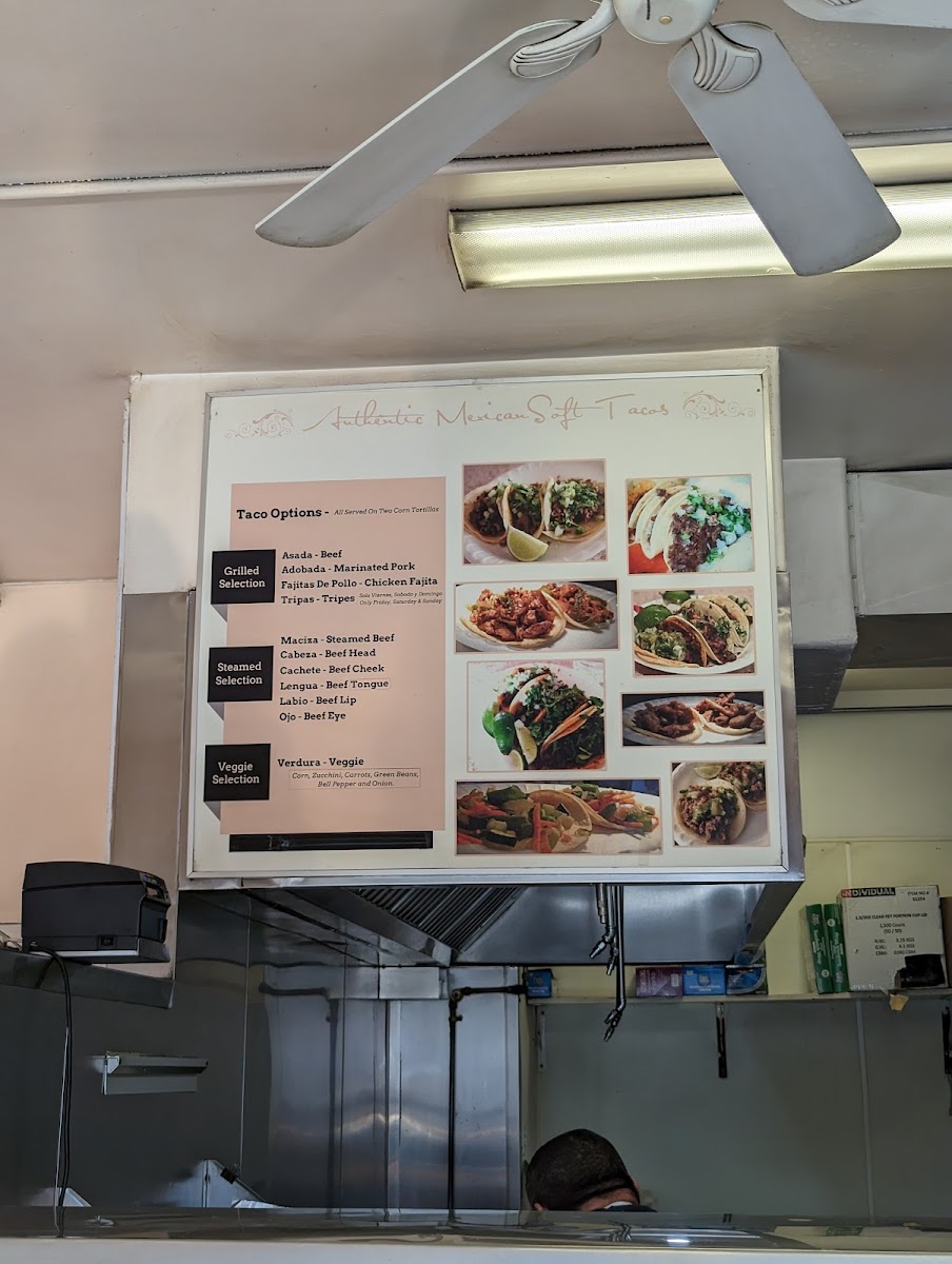 Lilly's Taqueria - 7