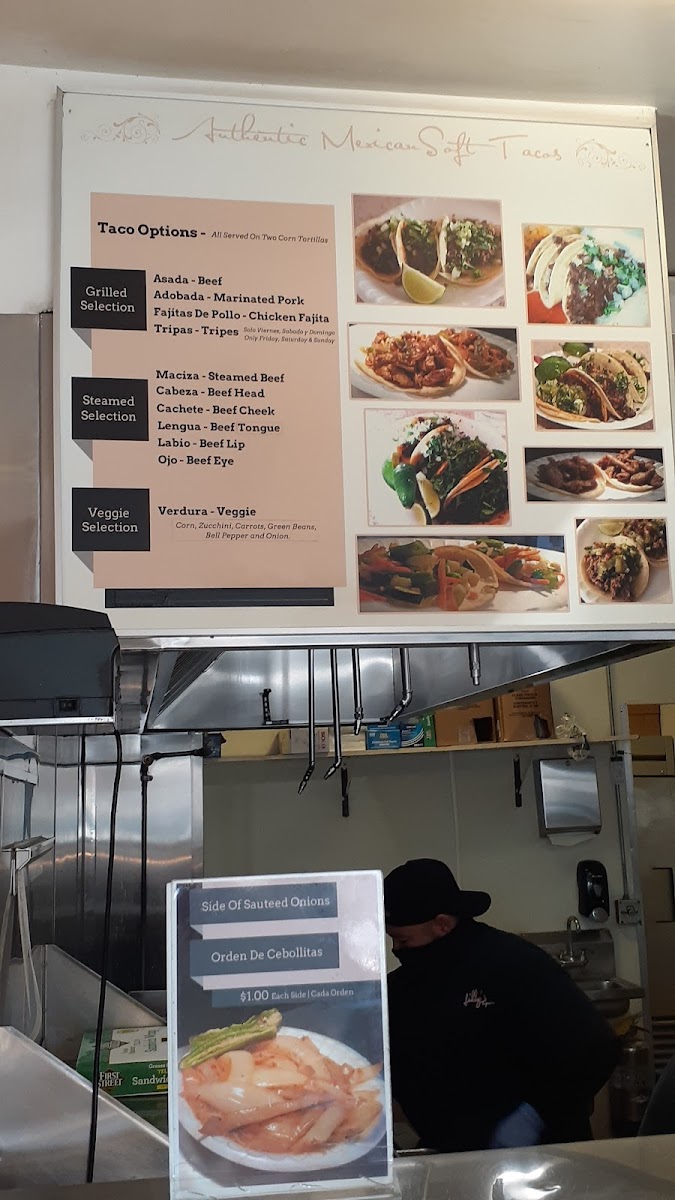 Lilly's Taqueria - 9