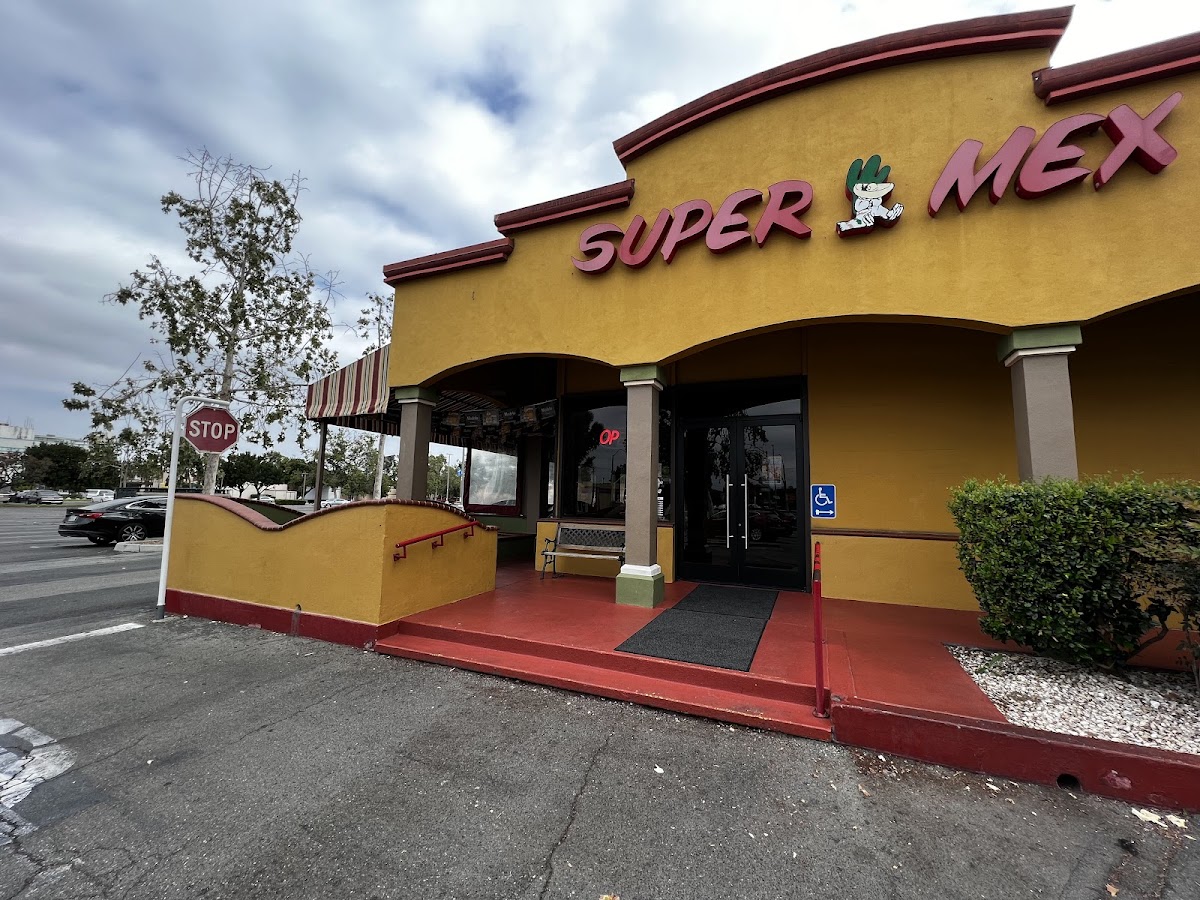 Super Mex Restaurants