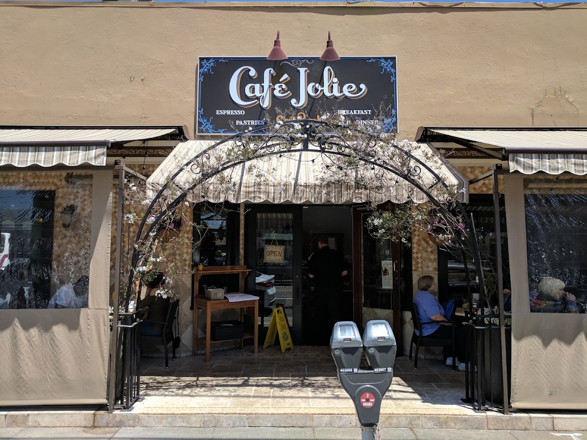 Cafe Jolie