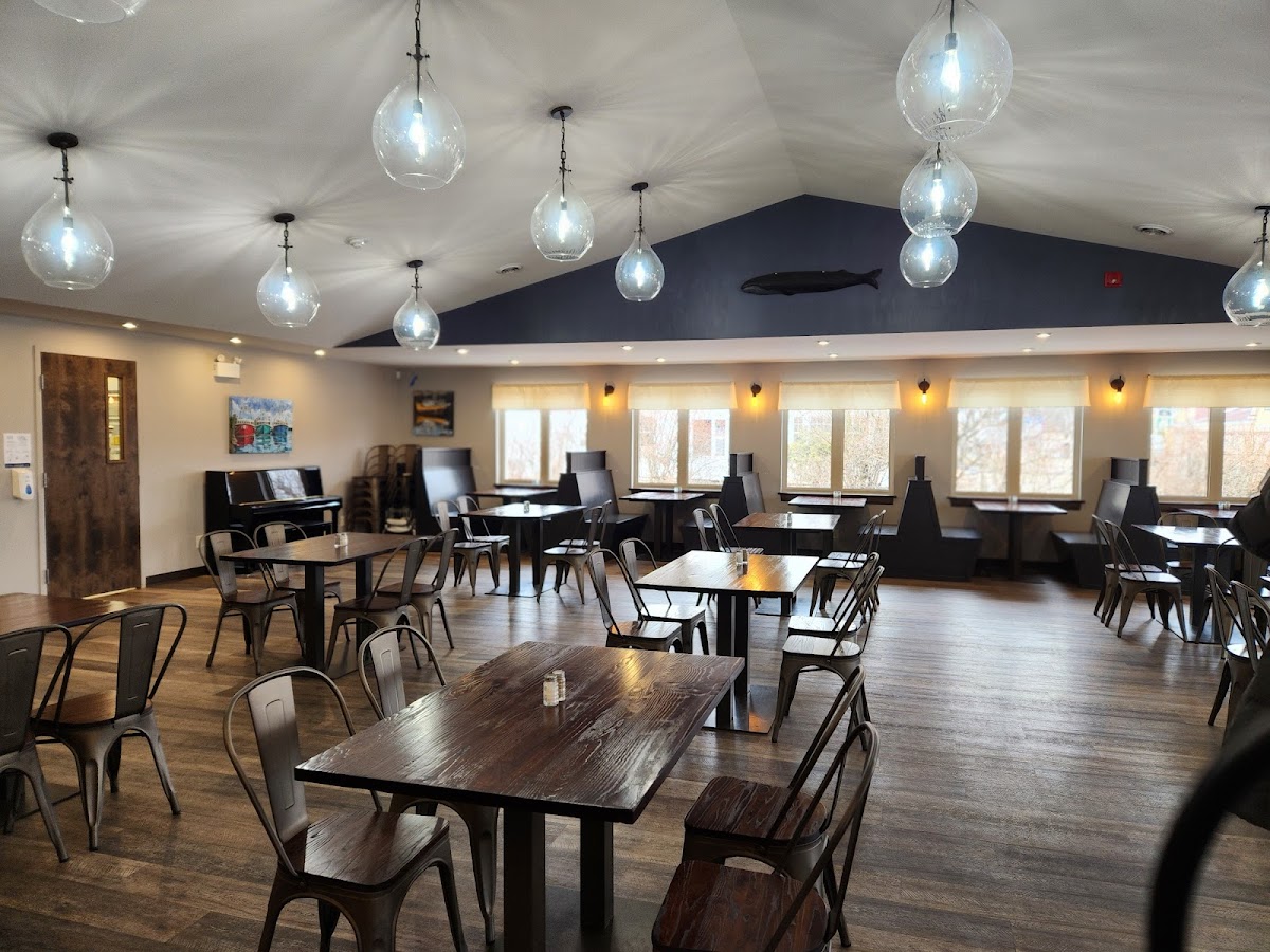 Muddy Rudder Bar & Grill