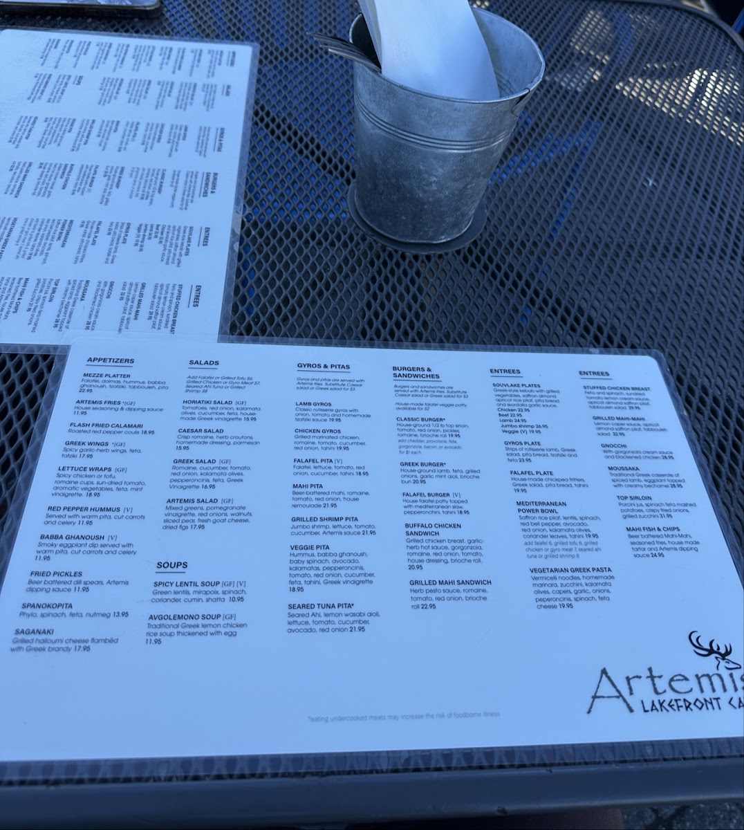 Artemis Lakefront Café - 3