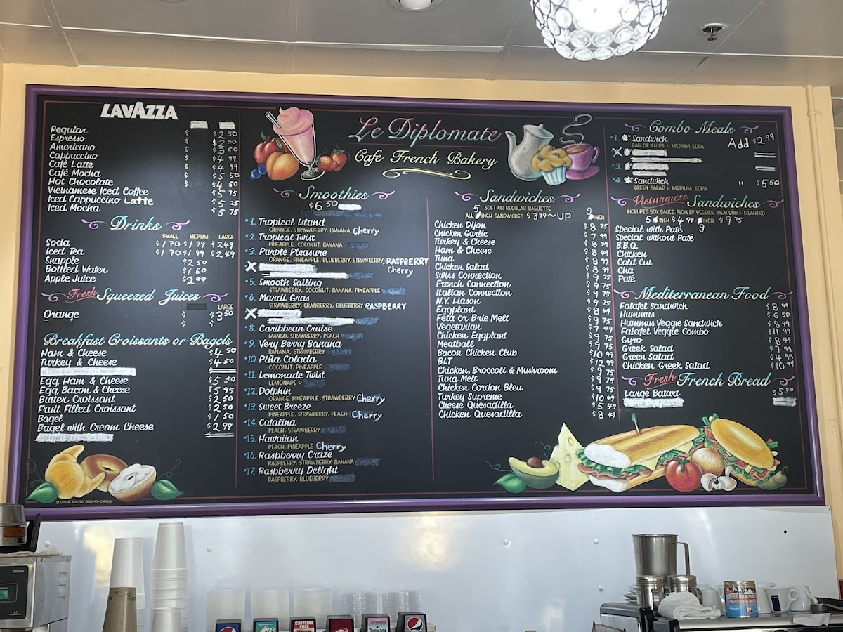 Le Diplomate Bakery Cafe - 3