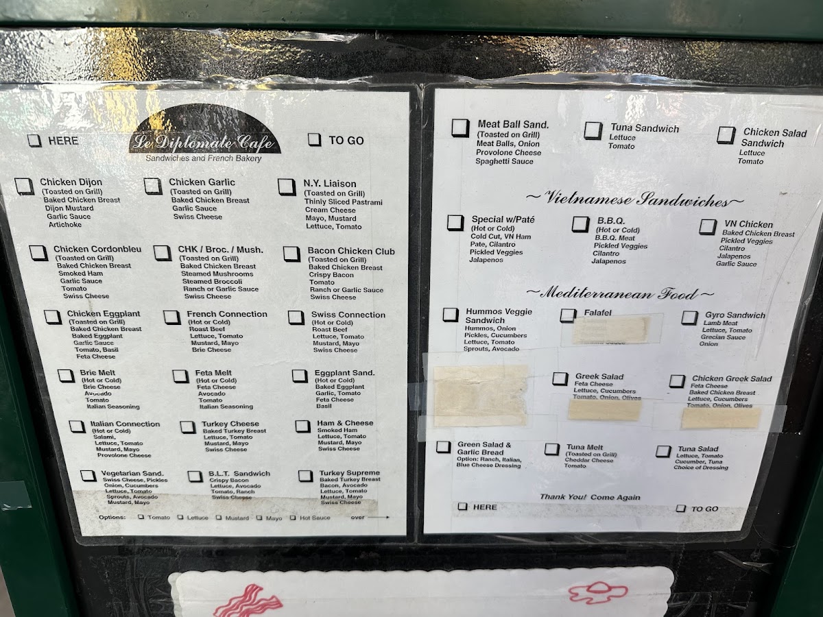 Le Diplomate Bakery Cafe - 4