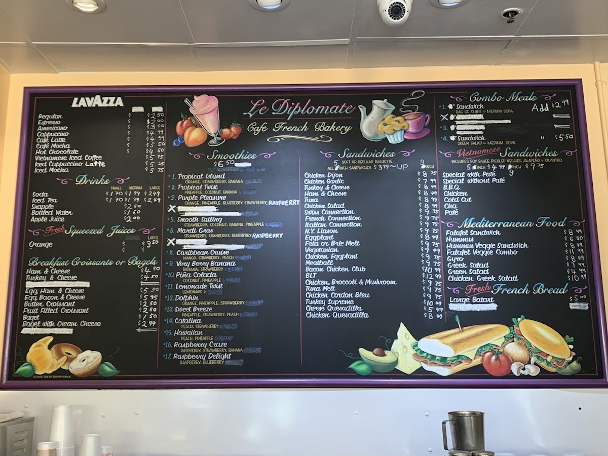 Le Diplomate Bakery Cafe - 6