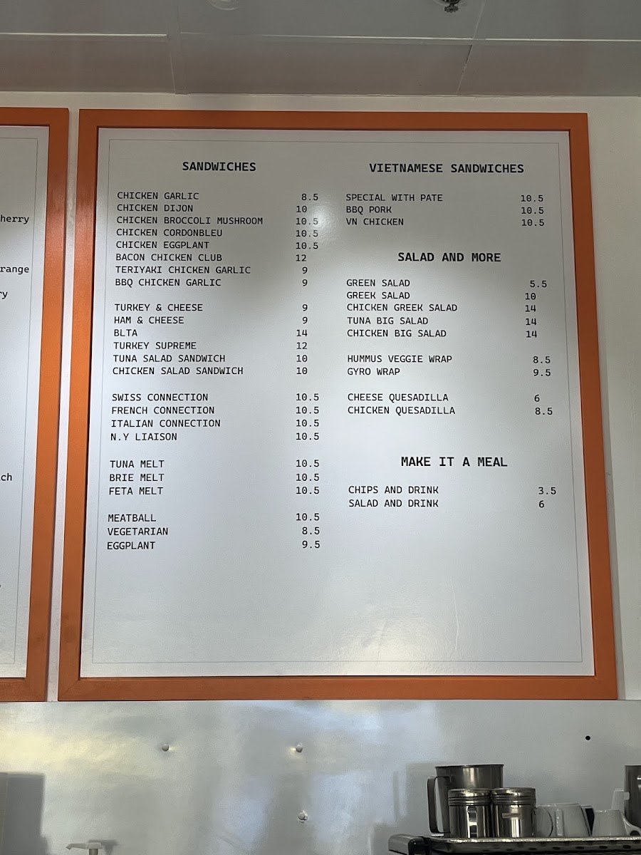 Le Diplomate Bakery Cafe - 7