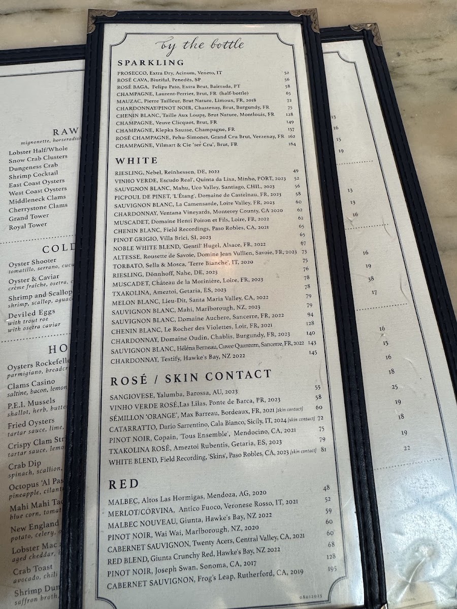 Pearl and Mary Oyster Bar - 9