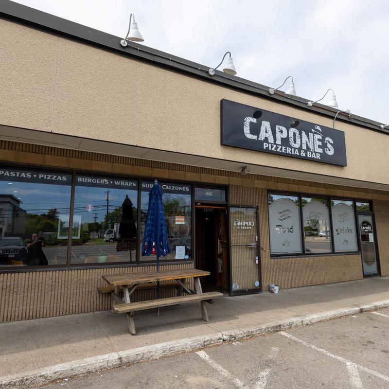 Capones Pizzeria and Bar