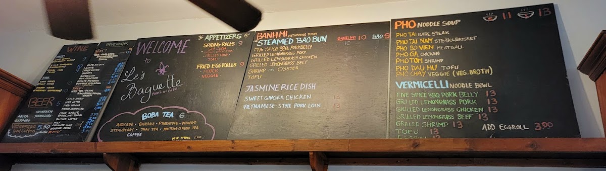 Le's Baguette Banh Mi Cafe - 4