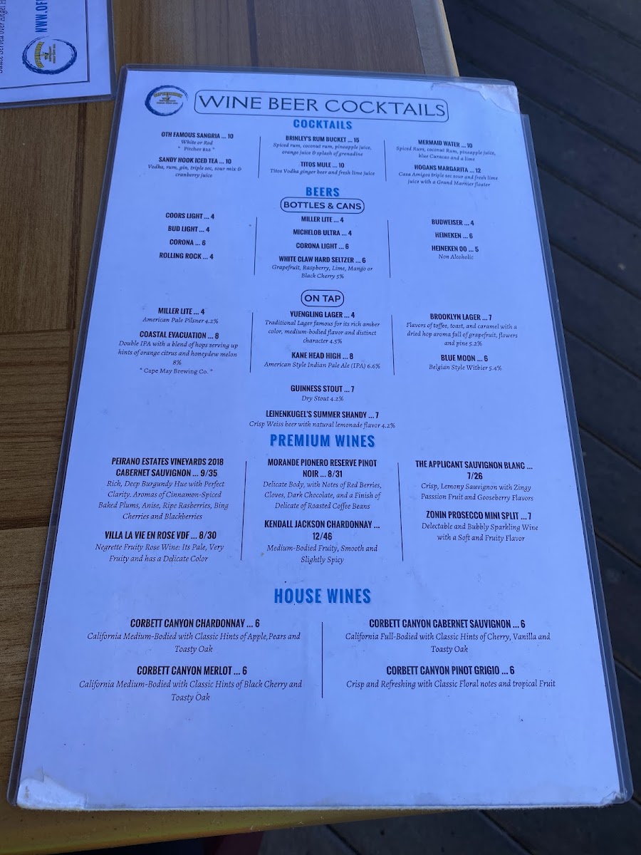 Off The Hook Restaurant and Bar - 8