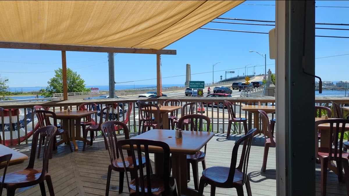 Off The Hook Restaurant and Bar