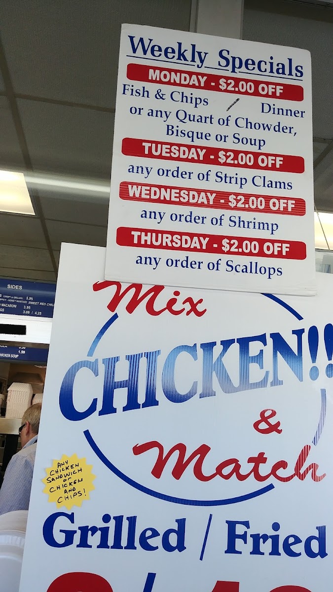 Mickey's Oceanic Grill - 7