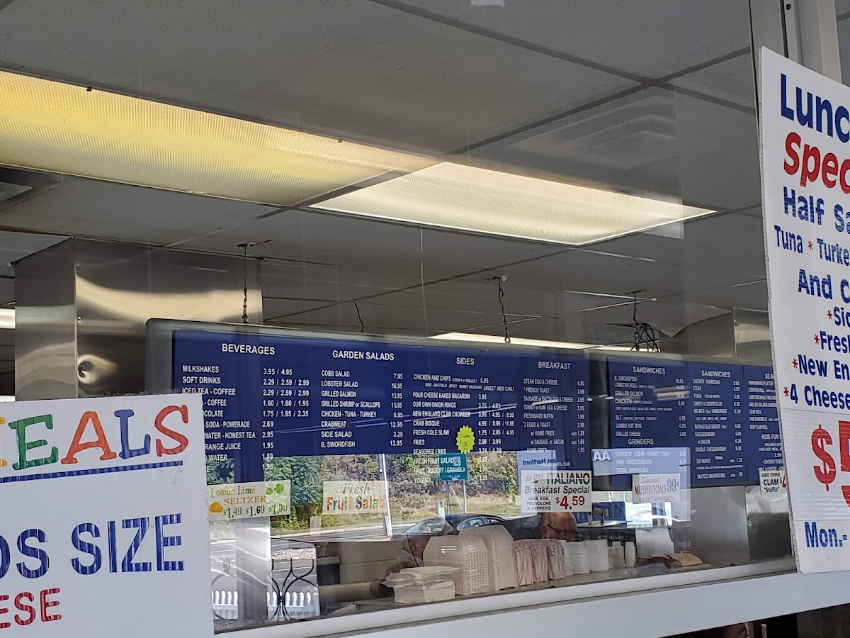 Mickey's Oceanic Grill - 9