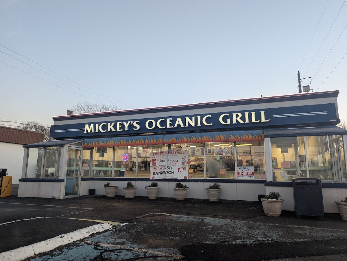 Mickey's Oceanic Grill